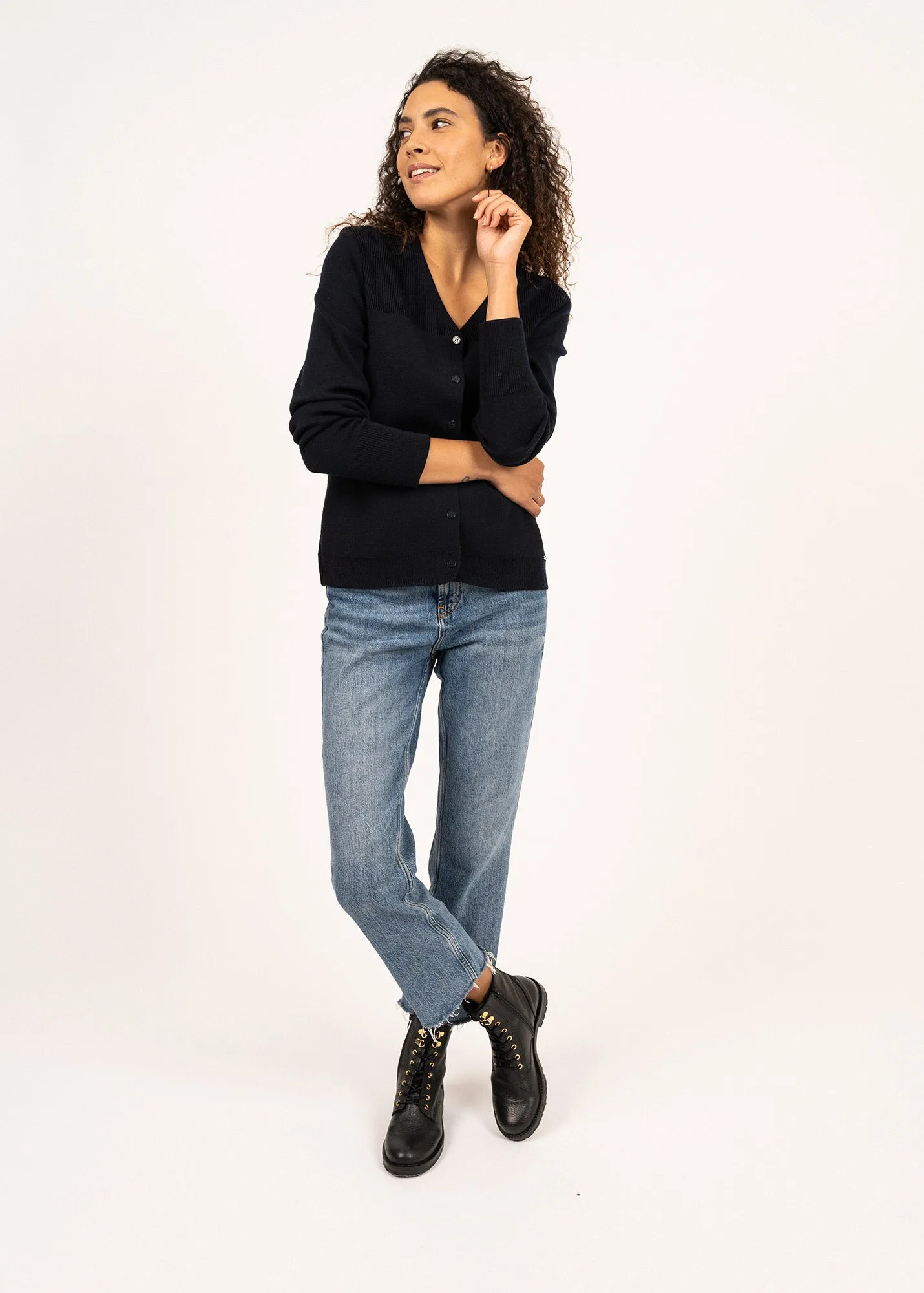 Ars light cardigan in wool - butonned, contrasting rib (NAVY)