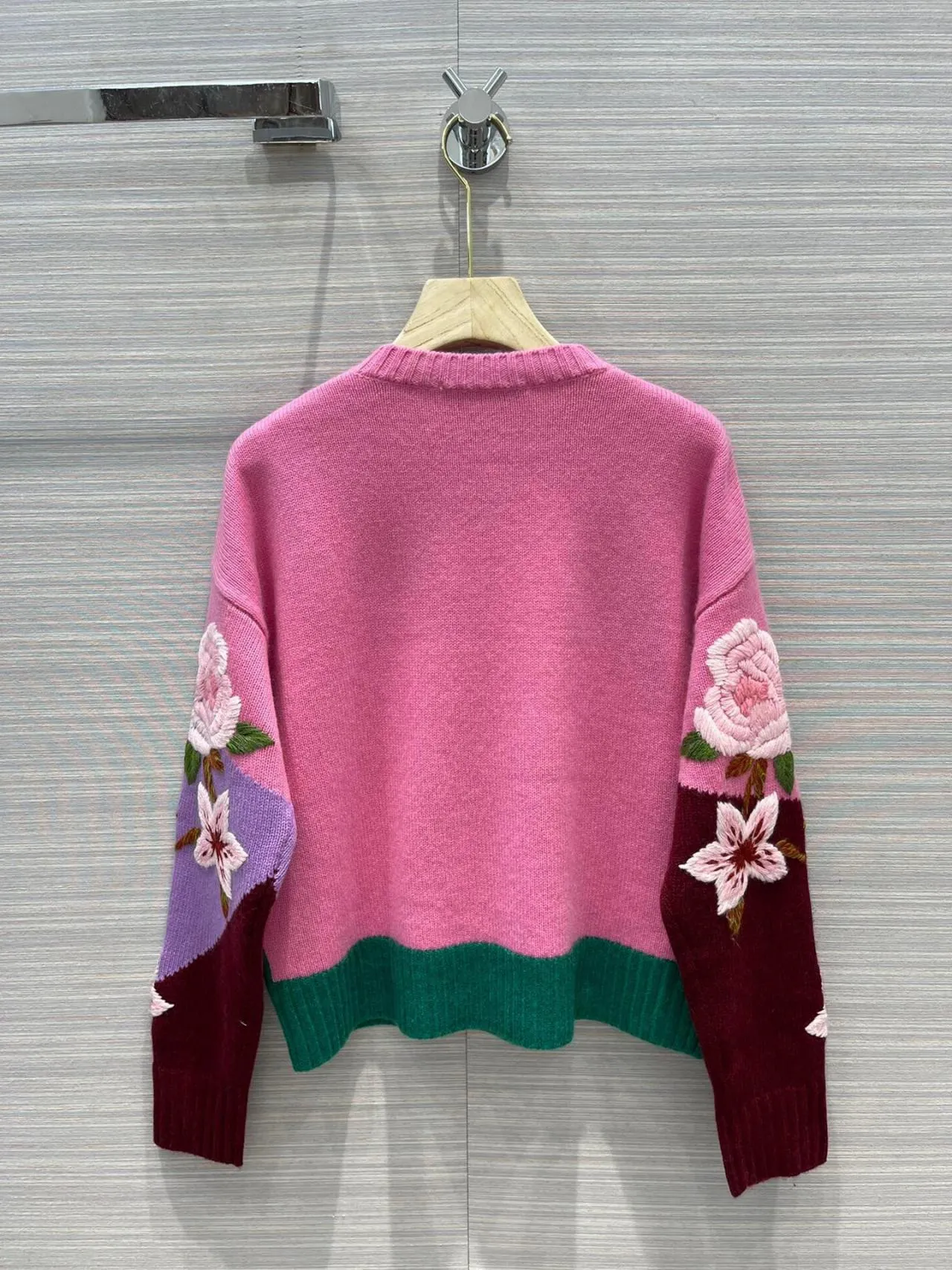 Lovely embroidered flowers long sleeve sweater      S2513